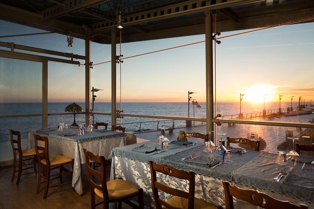 Caravella Hotel Дейва Марина Екстериор снимка