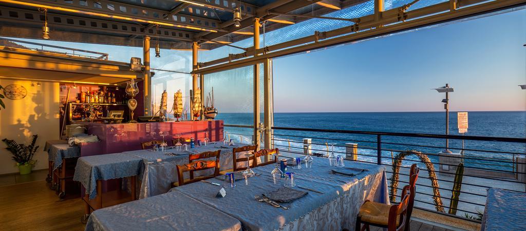 Caravella Hotel Дейва Марина Екстериор снимка